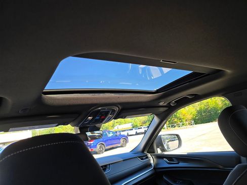 New 2025 Jeep Grand Cherokee Laredo X w/ Luxury Tech Group I image 11