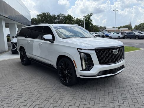 Certified 2025 Cadillac Escalade ESV Sport Platinum w/ LPO, ONYX Package AWD/4WD image 6