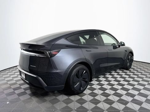 Used 2026 Tesla Model Y AWD image 7