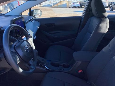 Used 2025 Toyota Corolla LE image 19