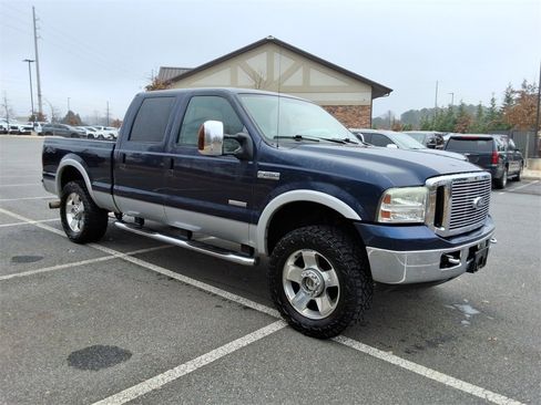 Used 2007 Ford F250 Lariat image 3