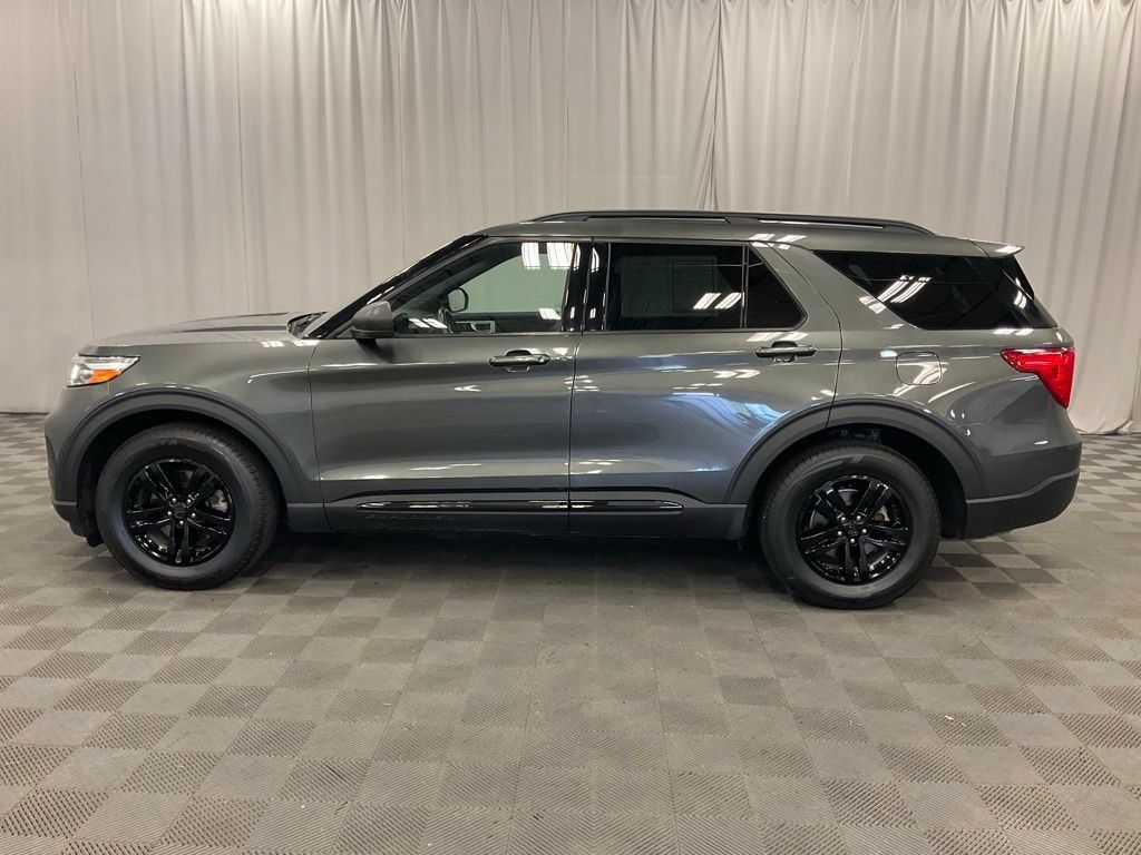 Used 2020 Ford Explorer XLT w/ Equipment Group 202A AWD/4WD image 14