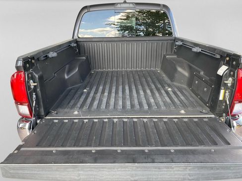 Used 2020 Toyota Tacoma SR5 RWD image 24