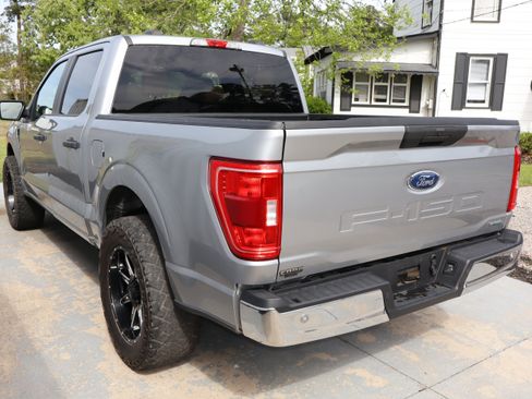 Used 2023 Ford F150 XLT RWD image 8