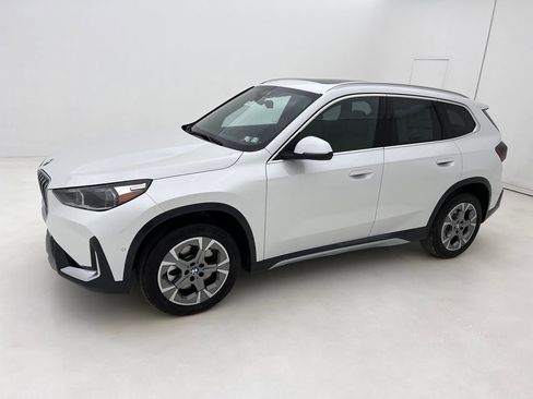 New 2026 BMW X1 xDrive28i w/ Convenience Package image 2