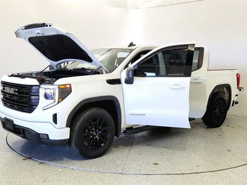Used 2023 GMC Sierra 1500 Elevation w/ LPO, Elevation Black Package AWD/4WD image 10