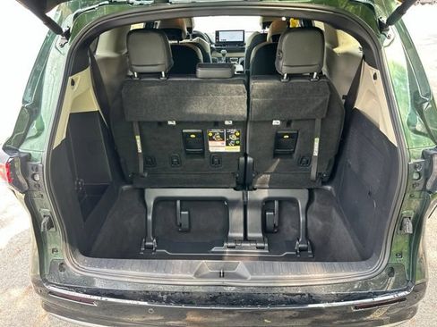 Used 2025 Toyota Sienna Platinum AWD/4WD image 47