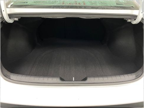 Certified 2025 Hyundai Elantra SEL FWD image 39