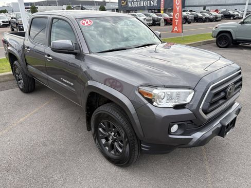 Used 2022 Toyota Tacoma SR5 image 2