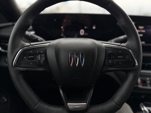 Certified 2025 Buick Envista Preferred w/ Convenience I Package image 16