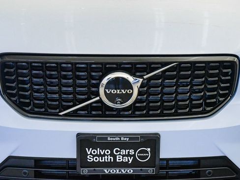 Certified 2026 Volvo XC40 B5 Plus w/ Protection Package Premier image 8