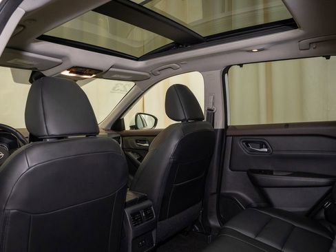 Certified 2023 Nissan Rogue SV w/ SV Premium Package image 10