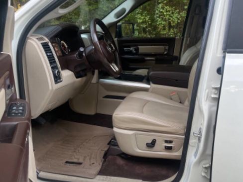 Used 2016 RAM 2500 Laramie w/ Snow Chief Group image 10