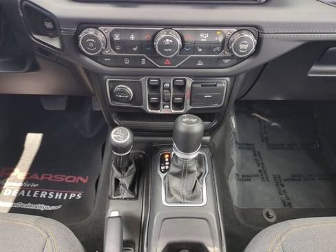 Used 2026 Jeep Wrangler Unlimited Sahara AWD/4WD image 19