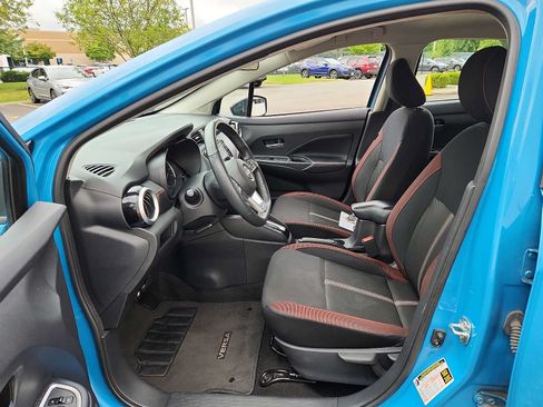 Used 2025 Nissan Versa SR FWD image 14