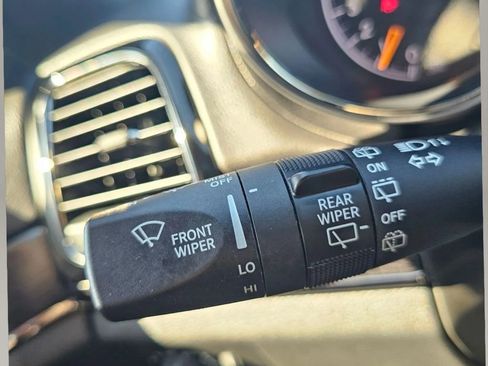 Used 2021 Jeep Grand Cherokee High Altitude AWD/4WD image 17