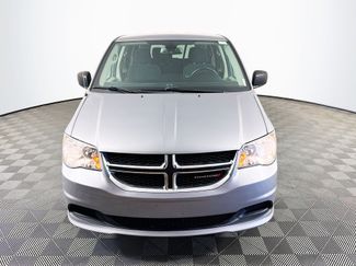 Used 2018 Dodge Grand Caravan SE w/ UConnect Hands-Free Group FWD video 2