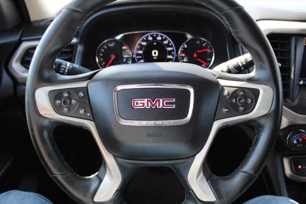 Used 2023 GMC Acadia Denali w/ Denali Ultimate Package AWD/4WD image 15