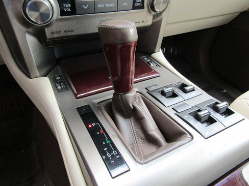 Used 2015 Lexus GX 460 Luxury AWD/4WD image 22