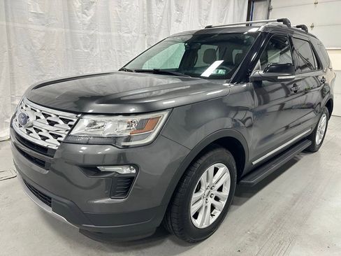 Used 2018 Ford Explorer XLT w/ Equipment Group 201A AWD/4WD image 3