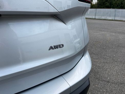 Used 2025 Nissan Rogue SV image 17