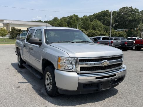 Used 2010 Chevrolet Silverado 1500 LS RWD image 3