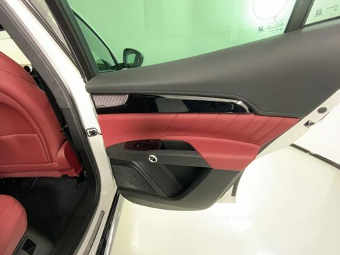 New 2025 Maserati Grecale Modena image 39