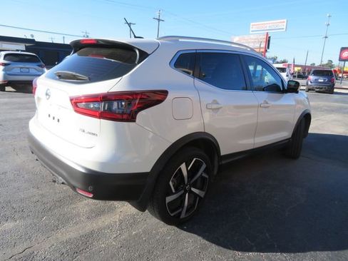 Used 2022 Nissan Rogue Sport SL image 5