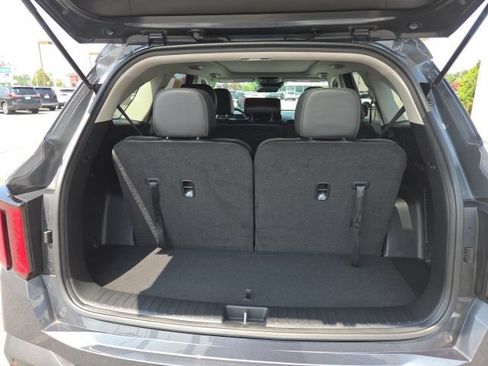 Used 2024 Kia Sorento S w/ Panoramic Sunroof Package AWD/4WD image 13