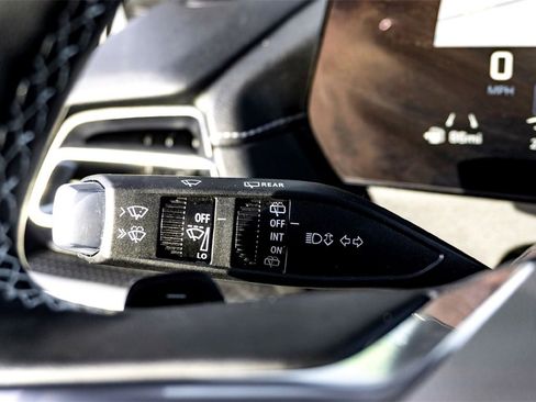 Used 2026 Chevrolet Traverse LT image 17