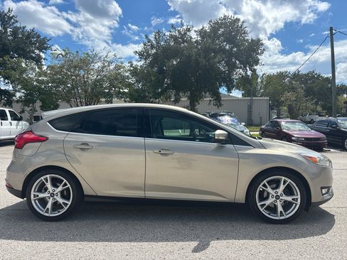 Used 2015 Ford Focus Titanium w/ Titanium Technology Package image 5