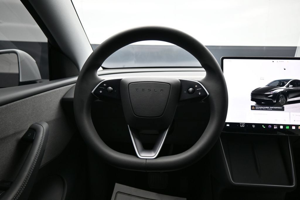 Used 2026 Tesla Model Y 2WD image 15