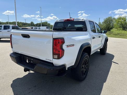 Used 2024 Chevrolet Colorado Trail Boss w/ Advanced Trailering Package AWD/4WD image 9