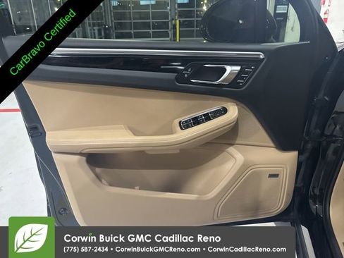 Used 2021 Porsche Macan AWD/4WD image 10