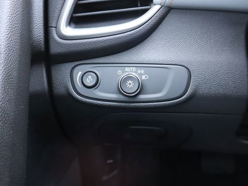 Used 2019 Chevrolet Trax LS FWD image 12