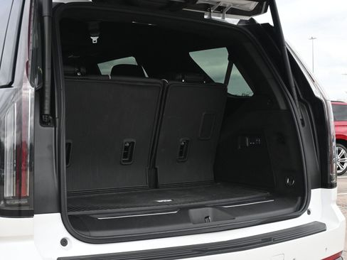 Certified 2025 Cadillac Escalade Sport Platinum w/ LPO, Floor Liner Package AWD/4WD image 22