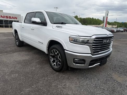 Used 2025 RAM 1500 Laramie AWD/4WD image 4