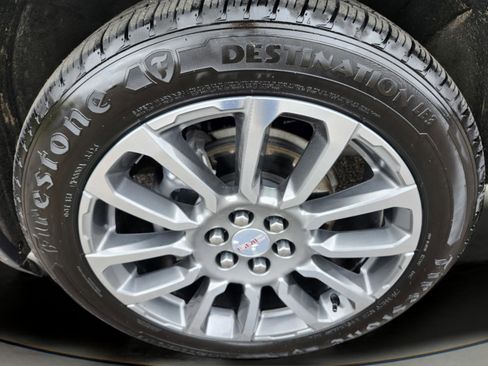 Used 2021 GMC Acadia Denali w/ GMC Pro Grade Package AWD/4WD image 35