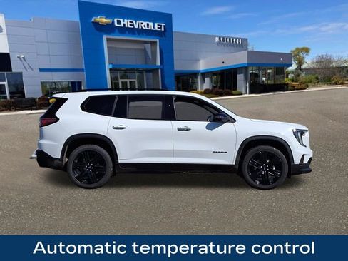 Used 2025 GMC Acadia Elevation w/ Elevation Premium Package image 10