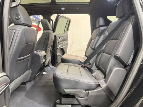 New 2026 Chevrolet Traverse Z71 w/ Driver Confidence Package AWD/4WD image 10