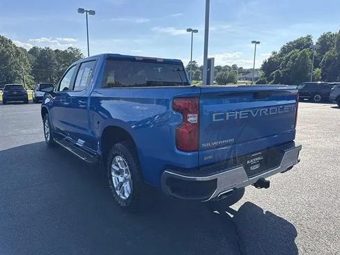 Used 2023 Chevrolet Silverado 1500 LT w/ Z71 Off-Road Package AWD/4WD image 4
