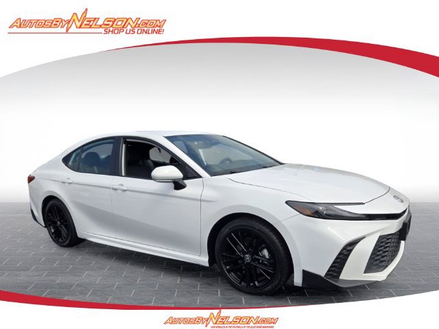 Used 2025 Toyota Camry SE FWD image 1