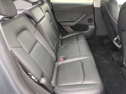 Used 2023 Tesla Model Y Long Range AWD/4WD image 32