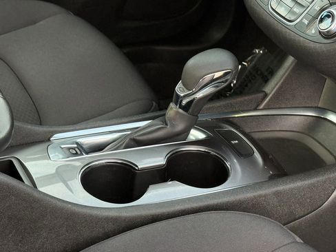 Used 2023 Chevrolet Malibu LT image 9