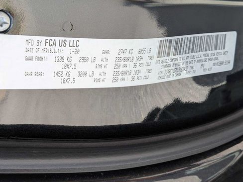 Certified 2020 Chrysler Pacifica Limited w/ Advanced Safetytec Group FWD image 32