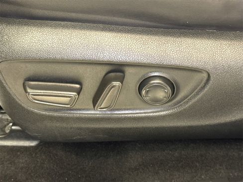 Used 2023 Toyota RAV4 XLE Premium image 23