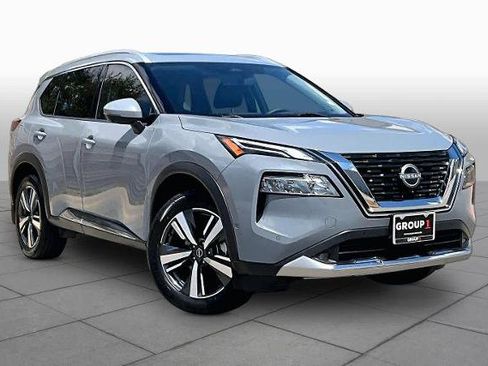 Certified 2022 Nissan Rogue Platinum w/ Head-Up Display Package FWD image 3