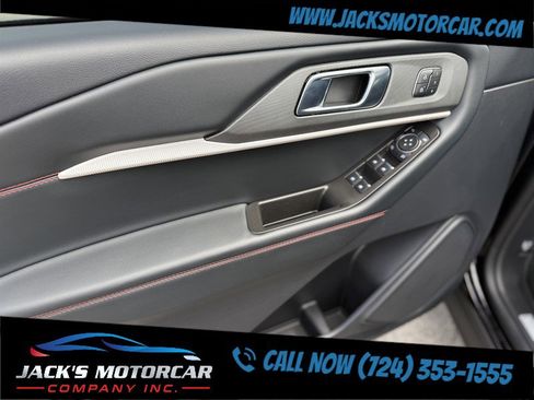 Used 2025 Ford Explorer ST-Line w/ Premium Package image 33