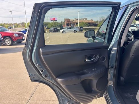 Used 2025 Honda HR-V EX-L image 36