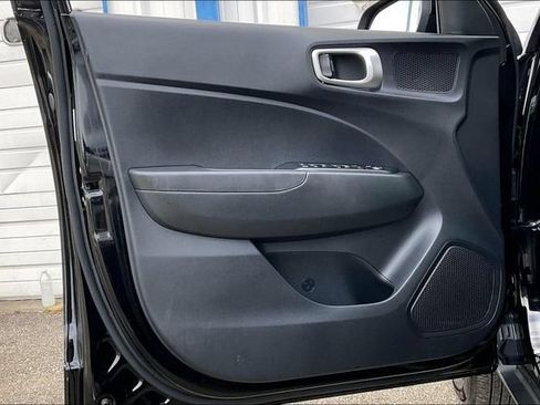 Certified 2026 Hyundai Venue SE FWD image 25